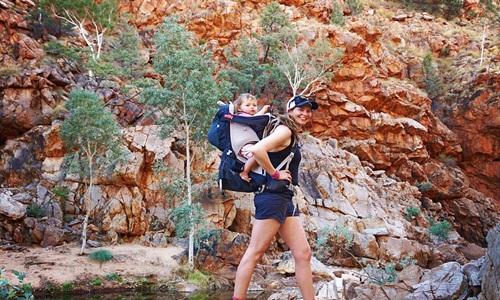 Hành trình 1.000 km của cô bé một tuổi ở Australia