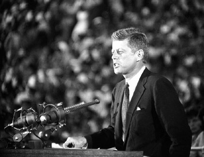 Ảnh đắt giá về cuộc đời Kennedy (1)