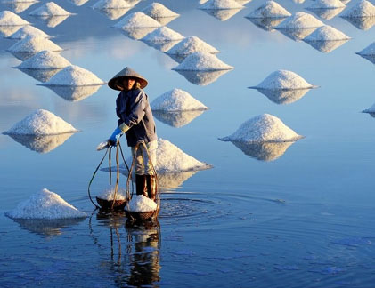 Tuyệt đẹp mùa muối Việt trên National Geographic