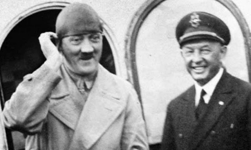 Loạt ảnh kỳ quặc chưa từng công bố về trùm phát xít Hitler