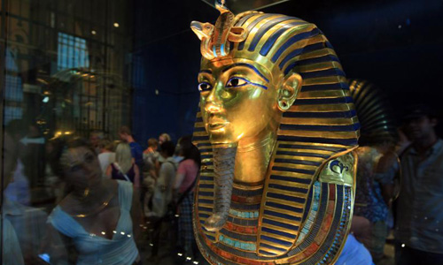 Cận cảnh mặt nạ vàng quý giá của pharaoh Tutankhamun