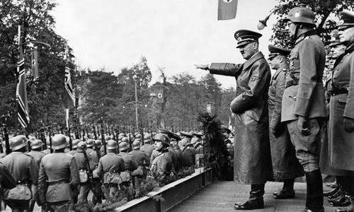 Bật mí mối tình đầu của trùm phát xít Hitler