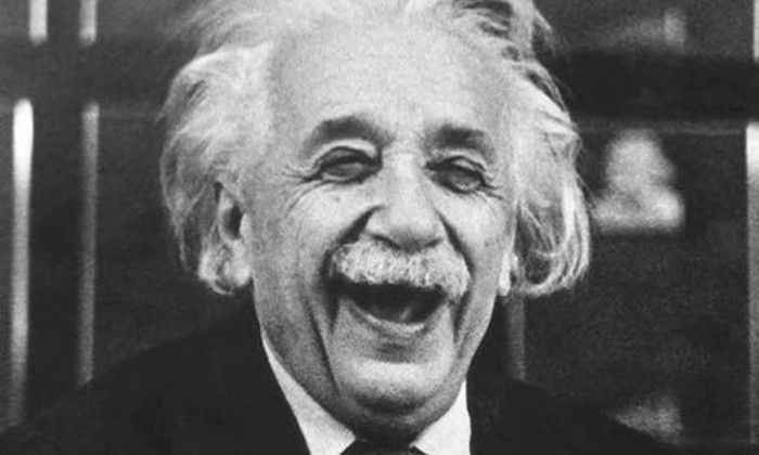 Thiên tài Einstein nói gì về sự điên rồ của Hitler?