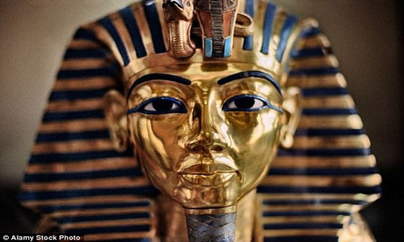 Đi săn hà mã, pharaoh Tutankhamun bị “thủy quái” giết chết thảm thương? 