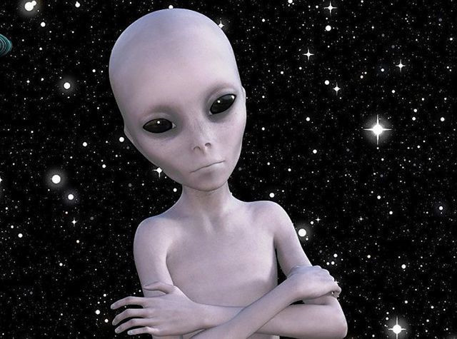 Tuyên bố sốc: "Người ngoài hành tinh dùng UFO xuyên không về Trái đất"? 