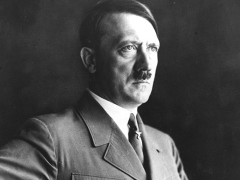 Trước lúc tự sát, Hitler sống những ngày cuối đời ở đâu?