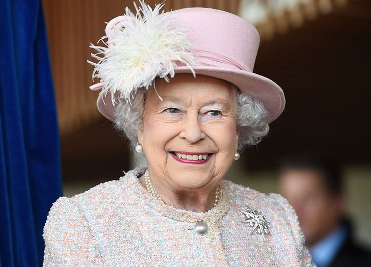 Choáng ngợp số động vật Nữ hoàng Anh Elizabeth II sở hữu 