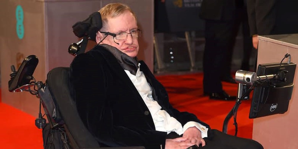 Tài năng phi thường của nhà vật lý thiên tài Stephen Hawking mắc bệnh ALS