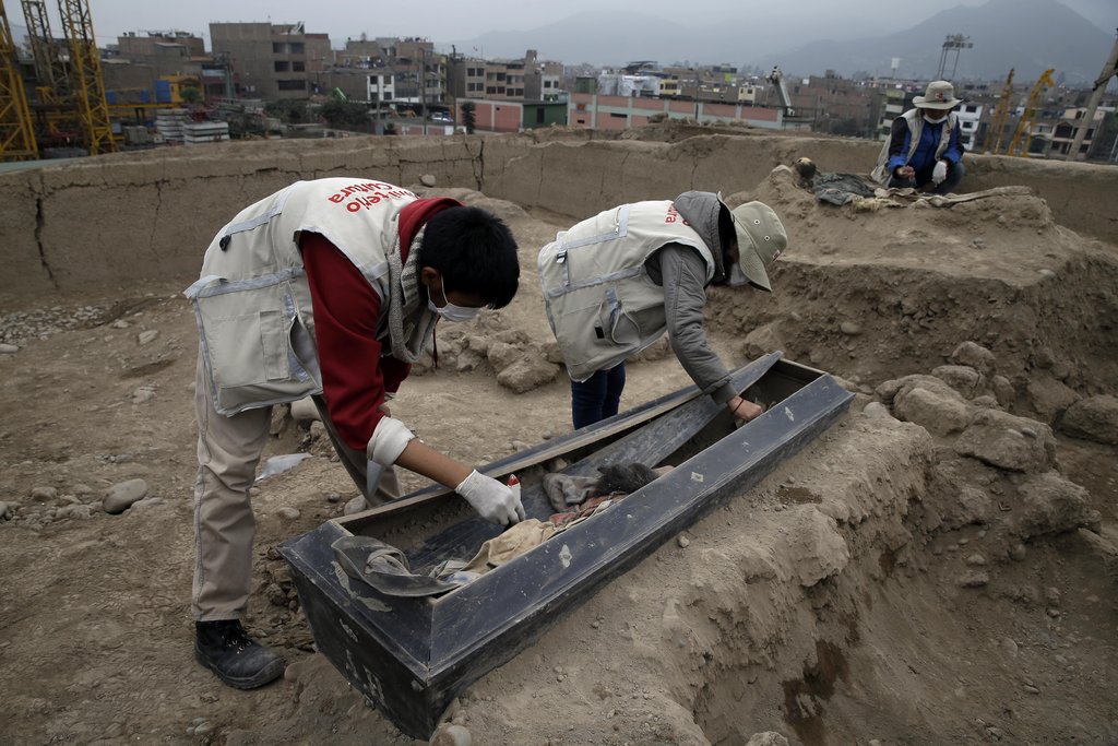 Phát hiện 16 hài cốt nhà Thanh ở Peru: Sự thật gây choáng! 