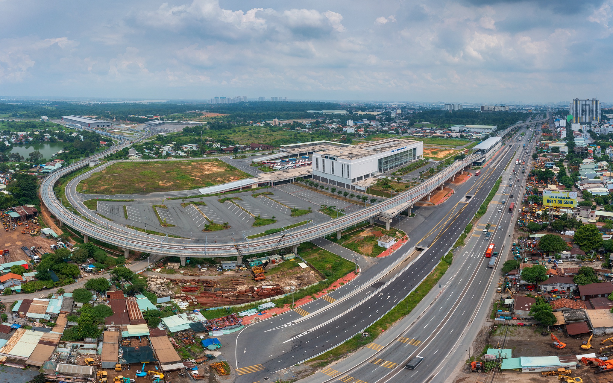 Bến xe nghìn tỷ vắng bóng hành khách ở TP.HCM