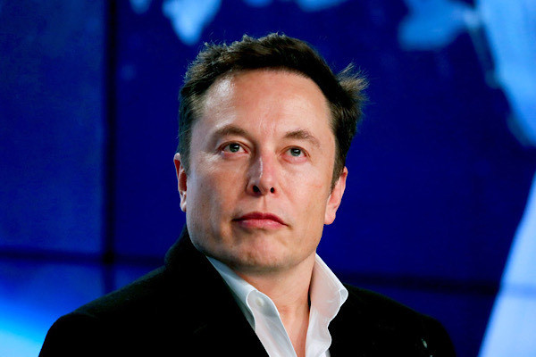 Sốt xình xịch tiết lộ của Elon Musk về UFO ghé thăm Trái đất