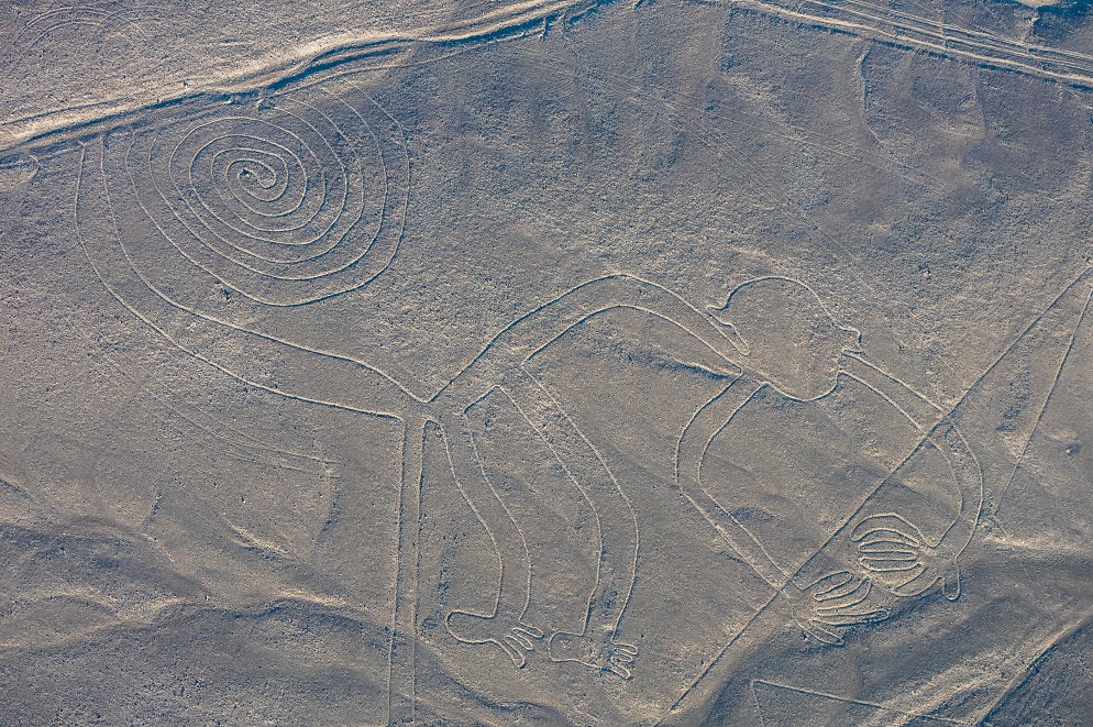 Bí ẩn ngàn năm về những đường kẻ Nazca ở sa mạc Peru