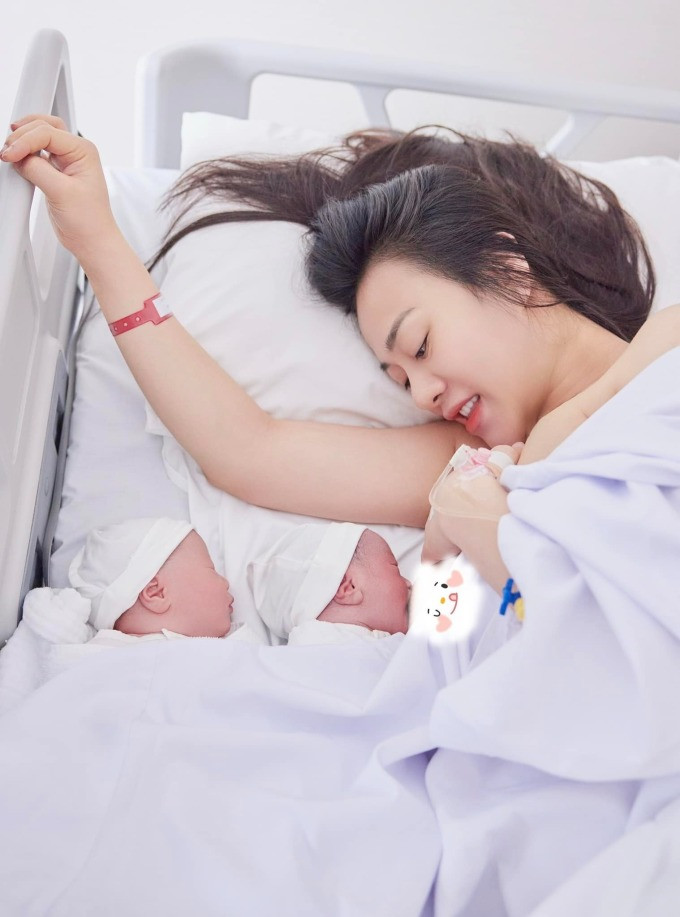 Phương Oanh vượt cạn, thành công sinh hạ cặp Baby Shark 