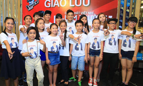 Lam Trường tổ chức minishow cho học trò The Voice Kids