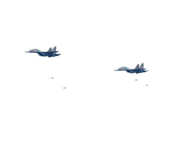 Cận cảnh Su-30 ném bom chi viện cho Sư đoàn 3 