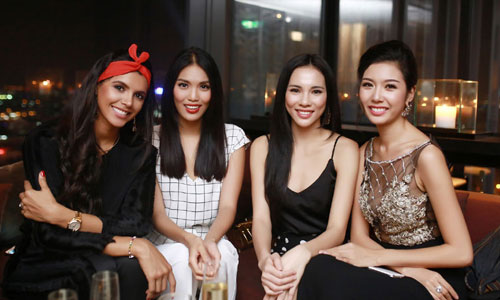 Top 3 Hoa khôi Áo dài đọ sắc cùng Miss World 2011