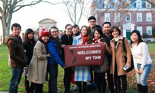 Mỹ Tâm giao lưu cùng sinh viên tại Đại học Harvard