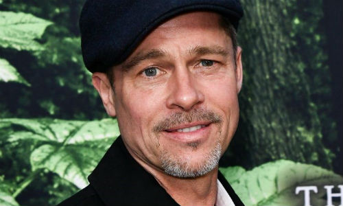 Cận dung nhan hom hem, già nua của Brad Pitt trên thảm đỏ