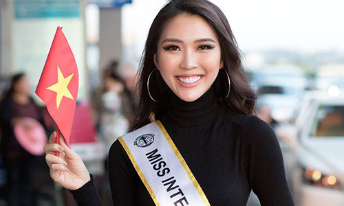 Học trò Hoàng Thùy rạng rỡ lên đường dự thi Miss Intercontinental