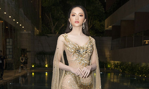 Hương Giang Idol diện váy ren xuyên thấu đẹp như nữ thần đi sự kiện