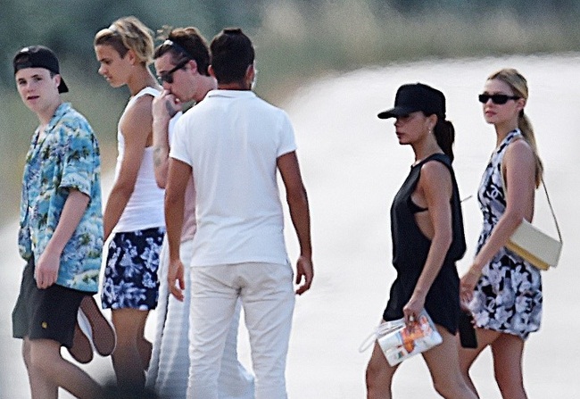 Gia đình Beckham và con dâu tương lai đi nghỉ dưỡng ở Italy