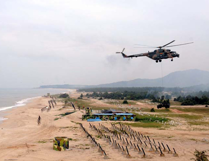 Không quân Lục quân Trung Quốc tập trận Xung kích 2013