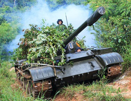 Xem “rùa thép” T-54 huấn luyện ở Tây Nguyên