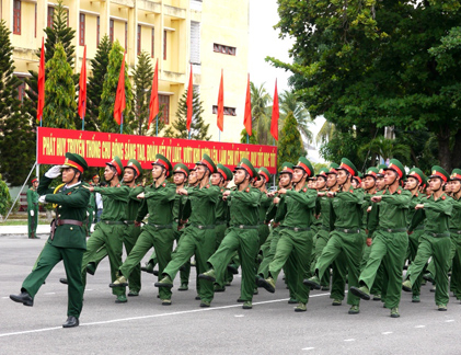 Đại học Thông tin liên lạc duyệt đội ngũ hoành tráng