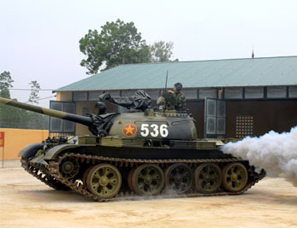 Ảnh QS ấn tượng tuần: T-54 Việt Nam “khoác áo mới”