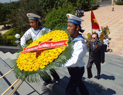 Xúc động Lễ tưởng niệm quân nhân Liên Xô/Nga-Việt tại Cam Ranh