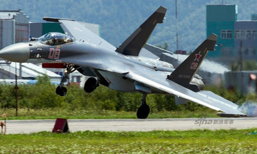 Siêu tiêm kích Su-35 Nga suýt gặp nạn