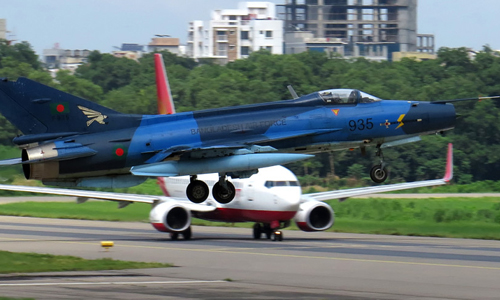 Không quân Bangladesh mạnh hơn với F-7BG và Yak-130