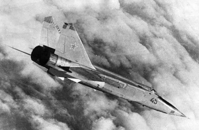 Chiến tích khó tin của tiêm kích MiG-25 trước máy bay Mỹ