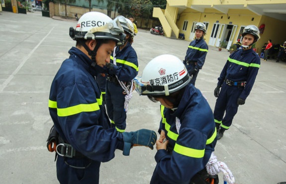 Thán phục "biệt đội bông hồng thép" của Cảnh sát PCCC Hà Nội