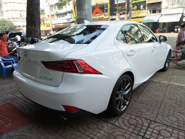 Mê mẩn siêu xe Lexus IS250 F-Sport 2014 vừa về Việt Nam