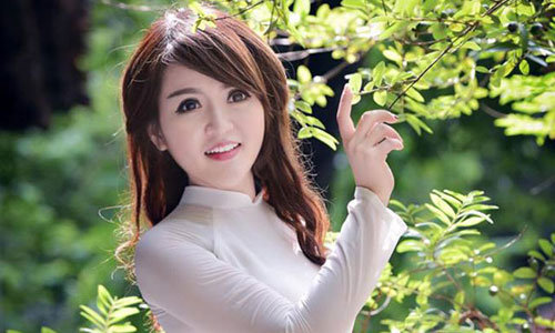 Ngất ngây nhan sắc cô giáo tiểu học xinh như búp bê 