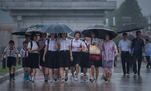 Triều Tiên ngày 'Chiến thắng': Không tên lửa, chỉ mưa và nước mắt