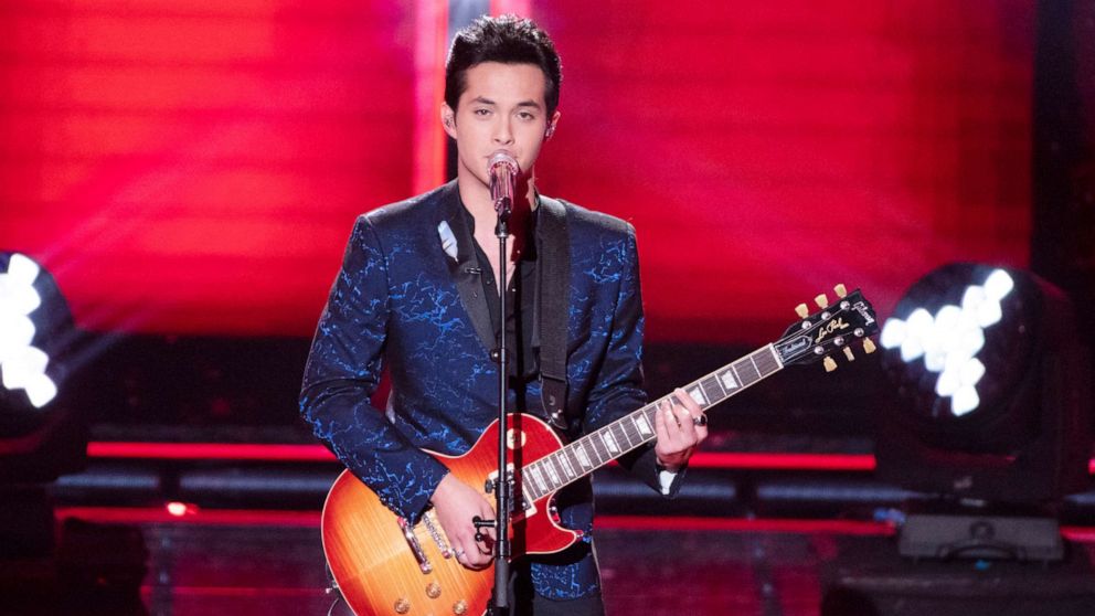 Quán quân American Idol 2019 Laine Hardy đẹp trai, ăn mặc đầy nam tính