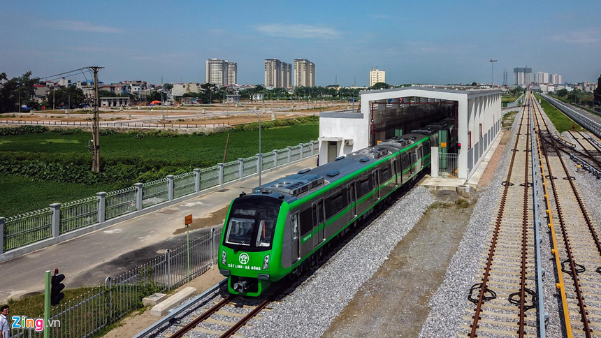 Bên trong hệ thống rửa tự động tàu trên cao Cát Linh - Hà Đông