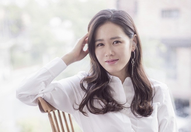 Nàng thơ Son Ye Jin vẫn tươi trẻ dù đã bước sang tuổi 37