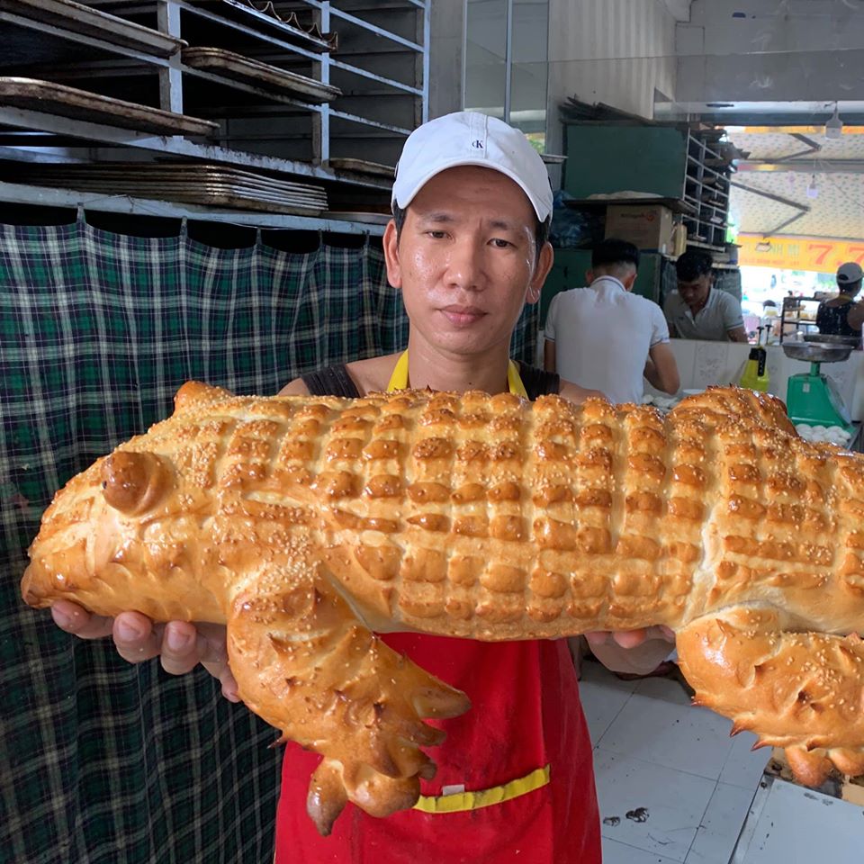 Bánh mì cá sấu khổng lồ có gì đặc biệt mà gây sốt mạng xã hội?