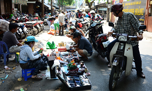 Chợ trời đồ cũ Sài Gòn