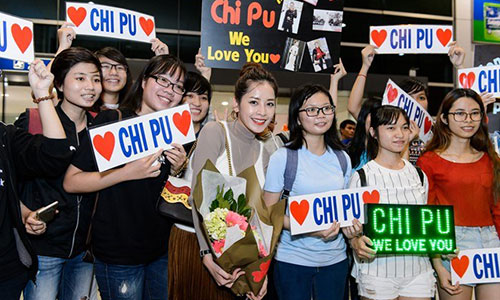 Chi Pu tươi rói về VN sau khi rinh giải ở Hàn Quốc