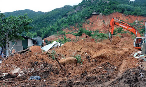 Vụ sạt lở ở Nha Trang: Chẳng còn gì nữa, mất hết rồi