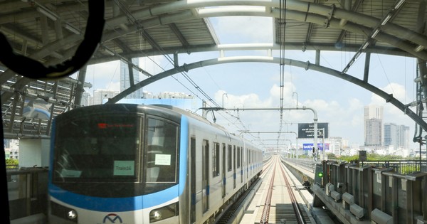 Bên trong 'trái tim' tuyến metro số 1 trước giờ vận hành thương mại