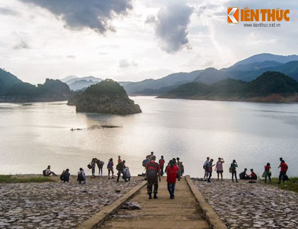 Du ngoạn “Hạ Long trên cạn“