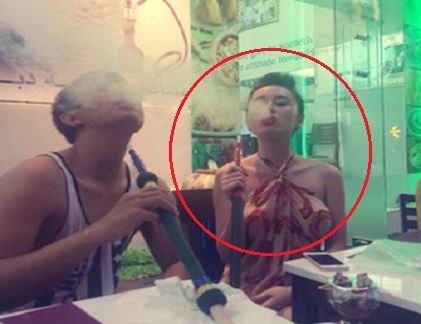 Hot girl lắm chiêu phì phèo shisha, liên tục gây “phốt“