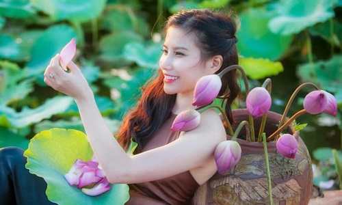 Bà mẹ 3 con trẻ đẹp như gái son khiến bao người ghen