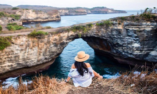 "Bãi biển tan vỡ" đẹp như mơ ở xứ vạn đảo