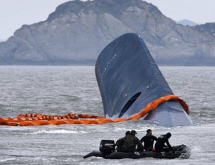 Vụ chìm phà thảm khốc Hàn Quốc: Sewol đã chìm hoàn toàn